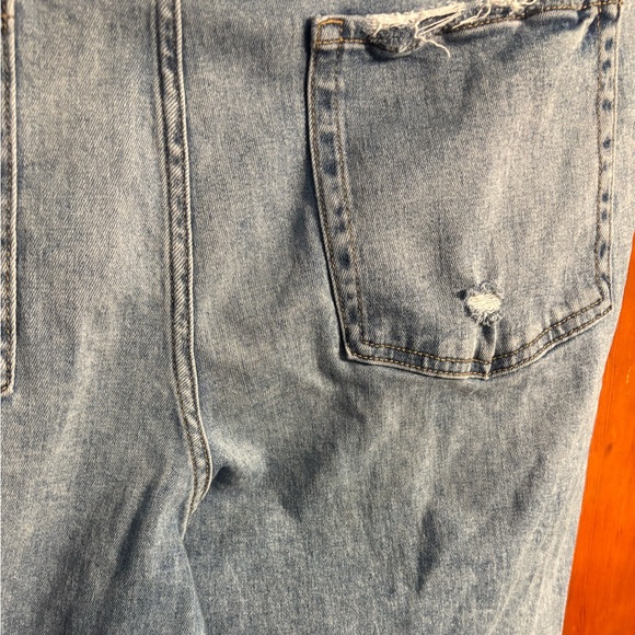 Women's Light Blue Jeans - Picture 4 of 4